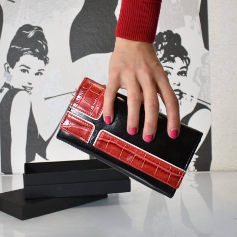 Elegantná dámska peňaženka v modernom štýle v červeno čiernej farebnej kombinácii