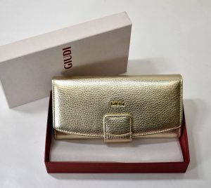 Značkové kožené dámske peňaženky giudi