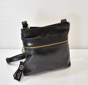 Elegantná crossbody kabelka vo vintage, neutrálnom štýle