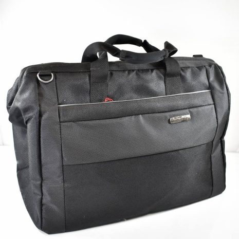 Veľká cestovná taška z kvalitného tvrdeného materiálu v čiernej farbe