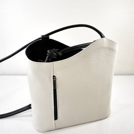Elegantná, extravagantná kabelka ktorú môžete využiť aj ako ruksak
