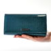 Lakovaná dámska modrá kožená peňaženka