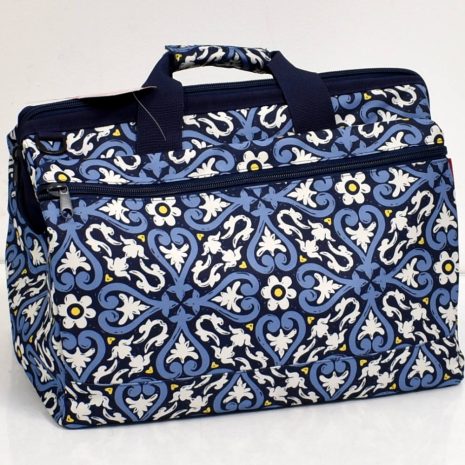 Elegantná a priestranná cestovná taška modrá