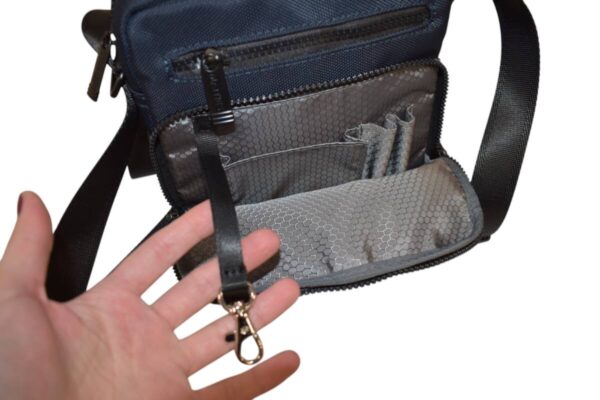 Pánska modrá láktová crossbody taška MATTIES M40 - Image 5