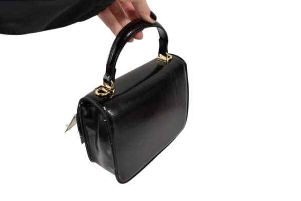 Elegantná dámska čierna laková kabelka NOBO N291 - Image 4