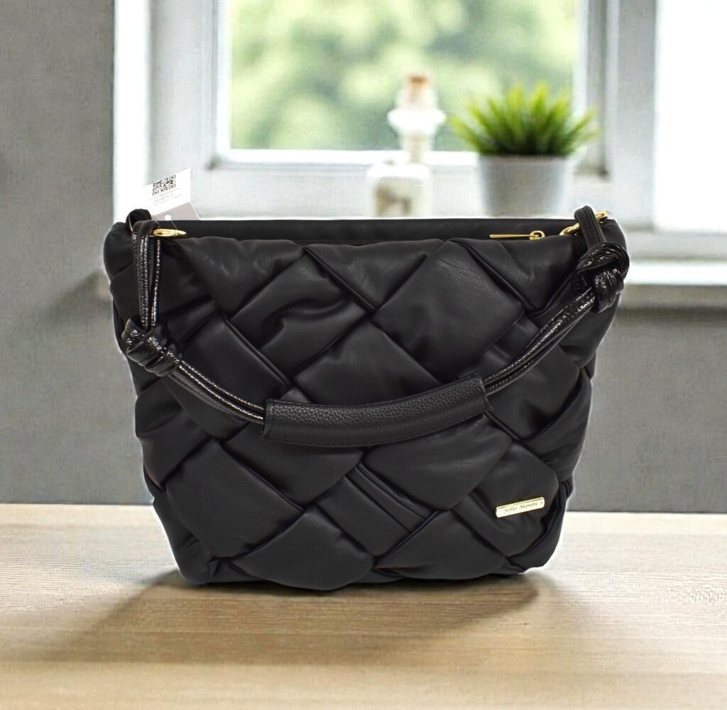 Kabelka má prídavné ramienko na pohodlné nosenie aj ako crossbody. Vnútorné vrecká na drobnosti bez zipsu aj so zipsom. Kvalitné a moderné spracovanie od značky SOFIA MORETTI.