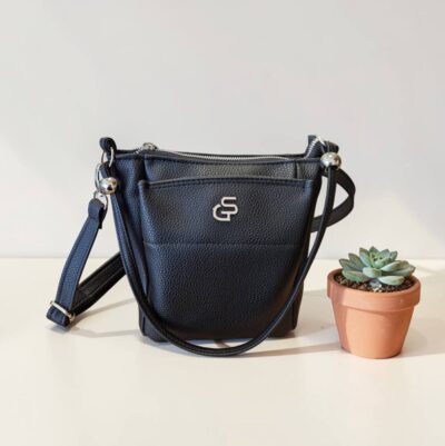 Crossbody dámska malá čierna kabelka GS12