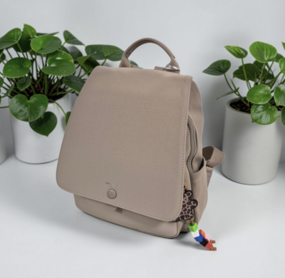 Praktický mestský dámsky béžový ruksak DJ841