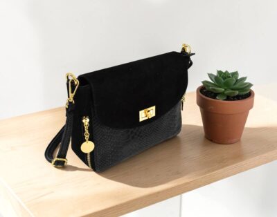 Elegantná dámska čierna kožená kabelka ITALY 802