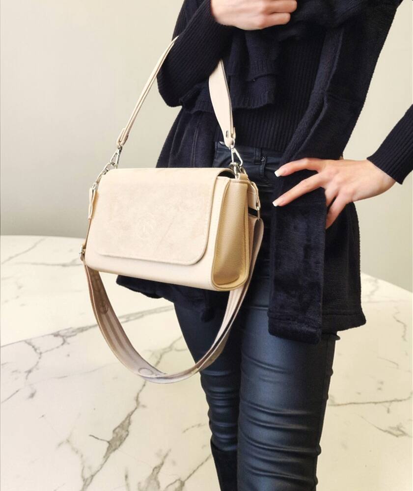 Či už hľadáte kabelku do práce, do spoločnosti, na dovolenku, alebo na každý deň do mesta ste na správnom mieste.