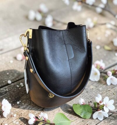 Vaková dámska čierna kožená kabelka BAGGER 207