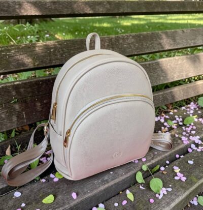 Vhodný na každodenné využitie do práce do mesta na výlet či na dovolenku