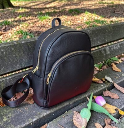 Praktický dámsky čierny ruksak do mesta GS555