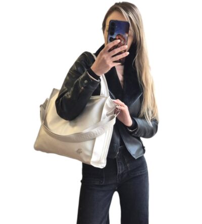 Veľká strieborná kabelka na rameno GROSSO GS56