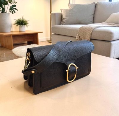 Elegantná čierna kufríková kožená kabelka ITALY 104