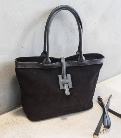 Väčšia kabelka, vhodná do práce, na výlet, nákupy k športovo elegantnému štýlu oblečenia