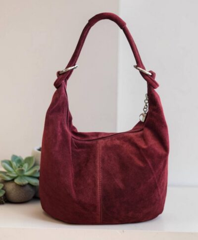 Praktická, športovo elegantná, kožená shopper kabelka do ruky/na rameno vo veľkosti A4 v bordovej farbe z brúsenej kože.