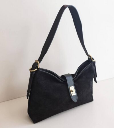 Štýlový, podlhovastý, veľmi moderný tvar s prídavným nastaviteľným ramienkom, na pohodlné nosenie ako crossbody, krížom cez telo