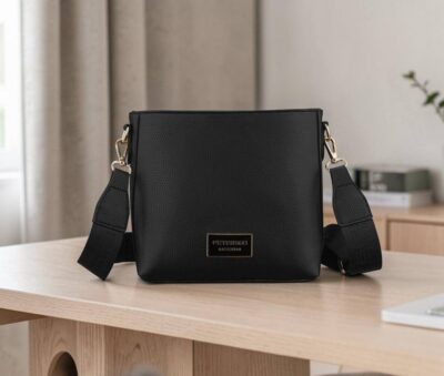 Elegantná crossbody čierna kabelka PETERSON 567