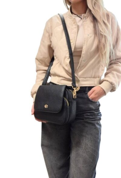 malá dámska čierna športovo elegantná crossbody kabelka rovicky
