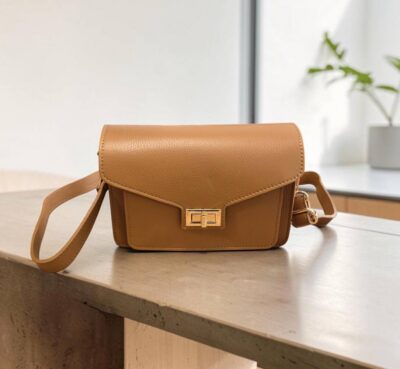 Elegantná menšia camel kožená kabelka ITALY 84