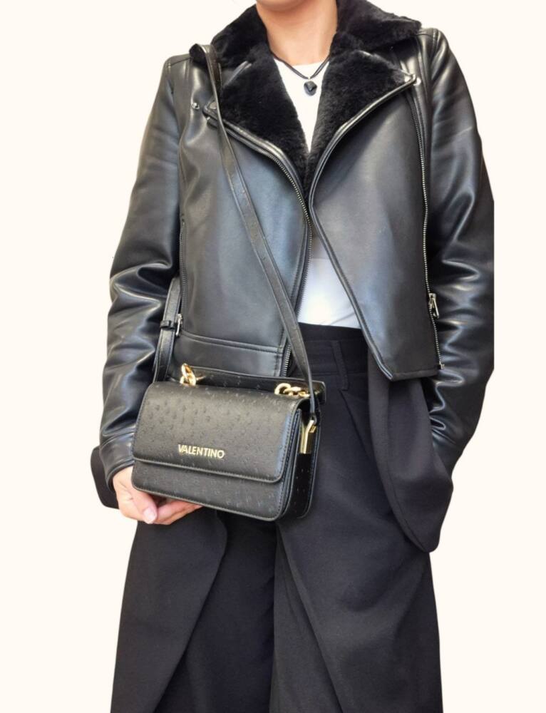 Malá crossbody čierna kabelka VALENTINO 991 – Obrázok 4